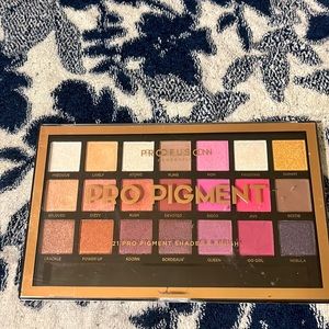 21 colors eye shadow